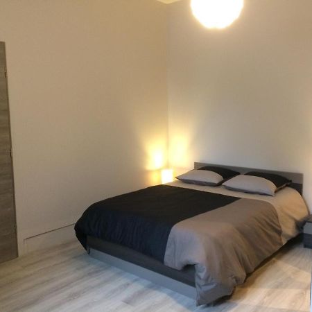 Studio Proche Gare Avec Kitchenette Et Wifi - Porte Rouge Thiviers Exterior photo