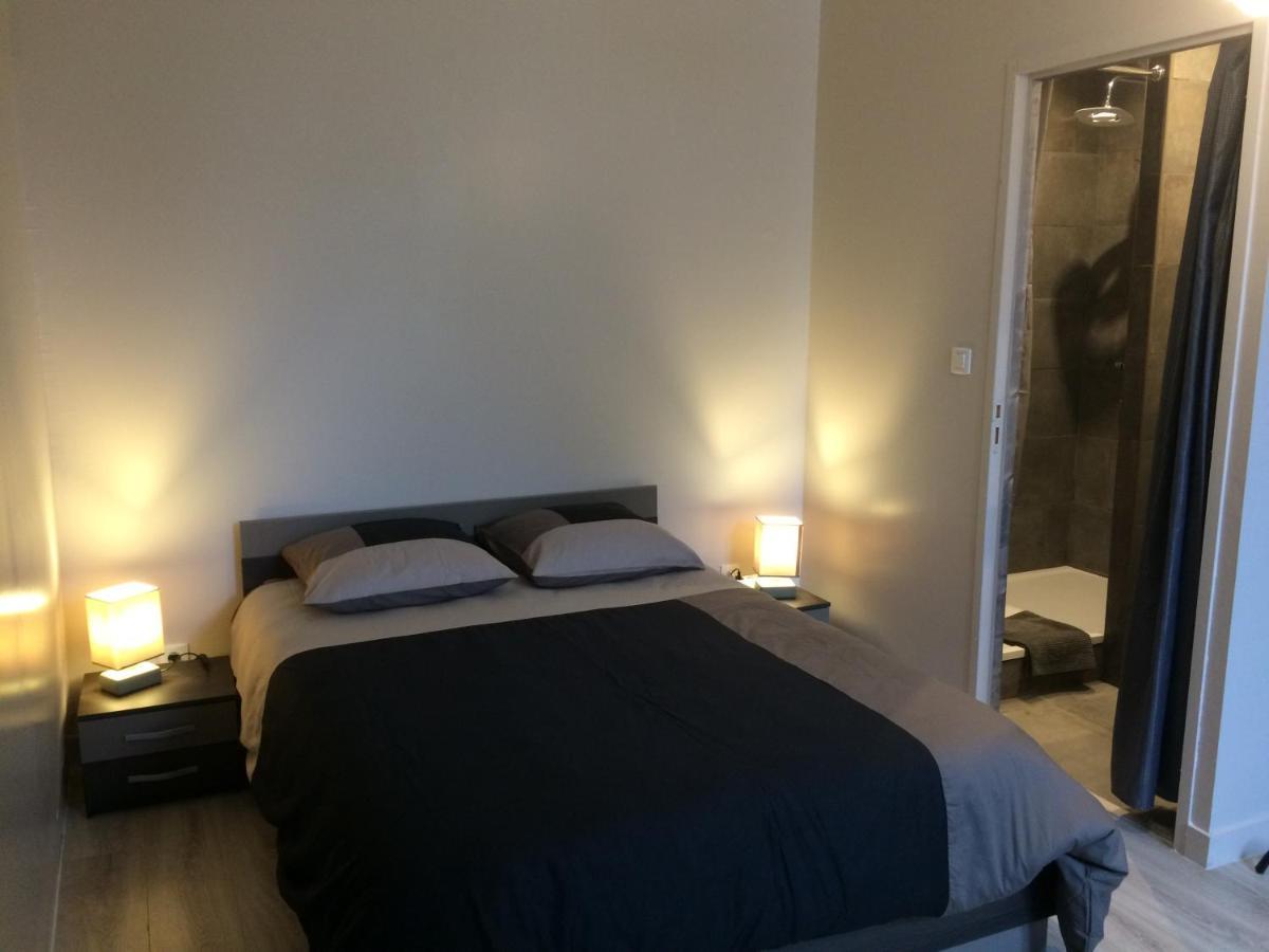 Studio Proche Gare Avec Kitchenette Et Wifi - Porte Rouge Thiviers Exterior photo