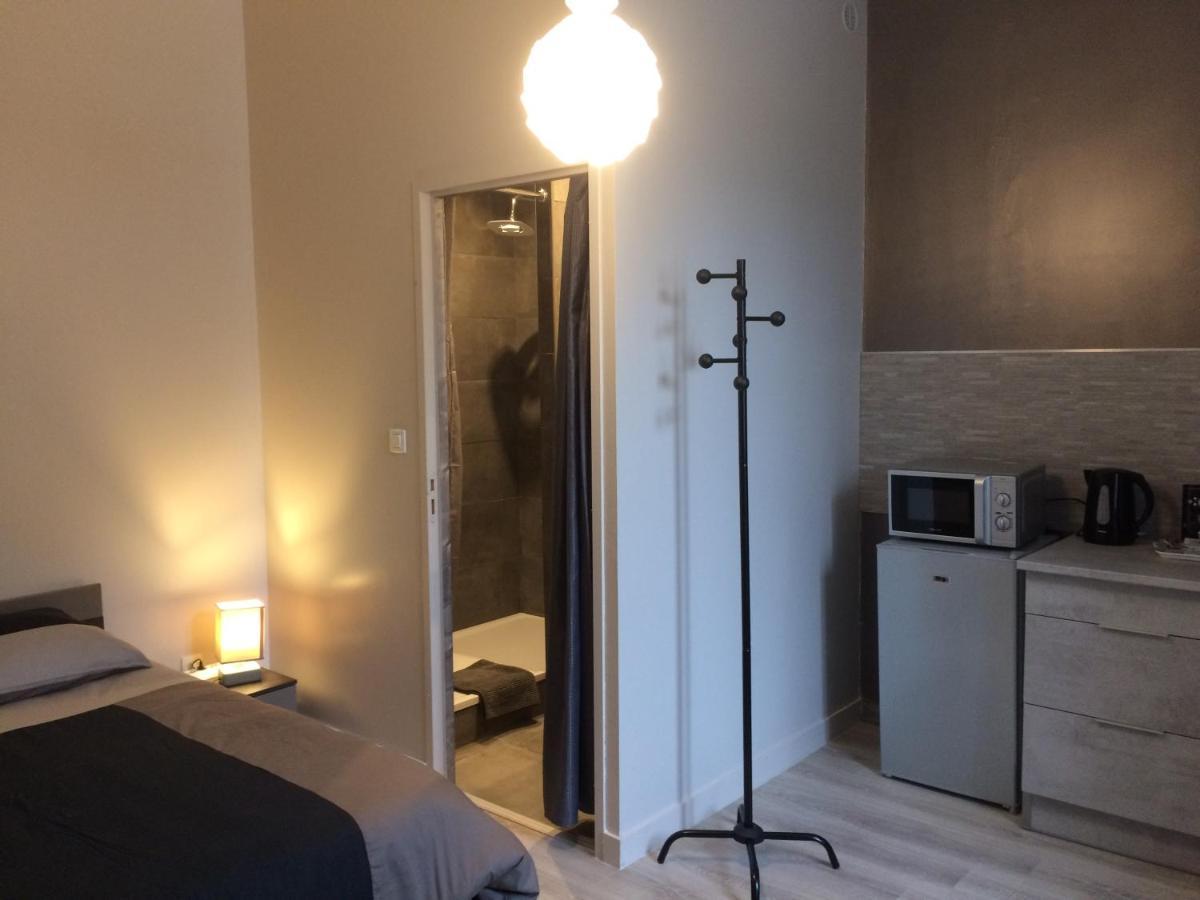 Studio Proche Gare Avec Kitchenette Et Wifi - Porte Rouge Thiviers Exterior photo